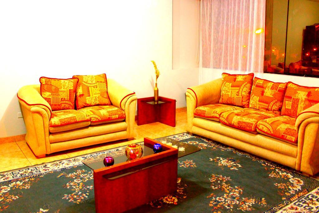 Taytaypa Rooms & Apartments Lima Airport Exteriör bild