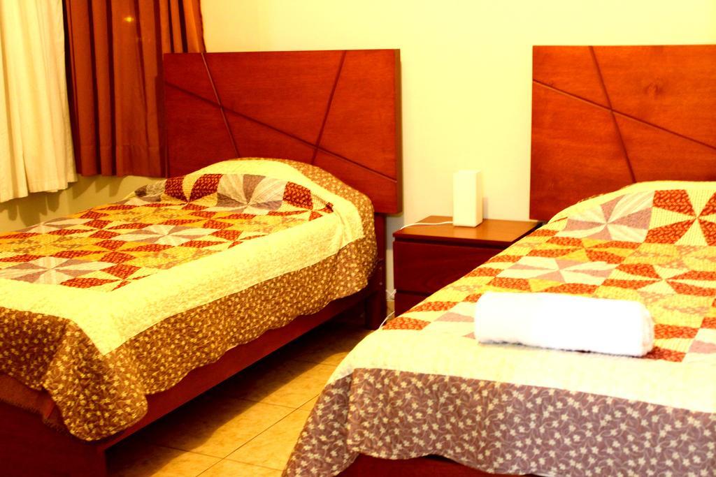 Taytaypa Rooms & Apartments Lima Airport Exteriör bild