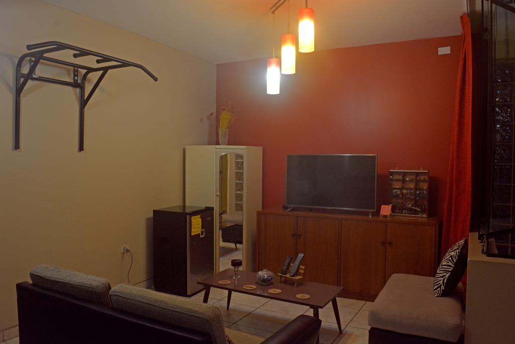 Taytaypa Rooms & Apartments Lima Airport Exteriör bild
