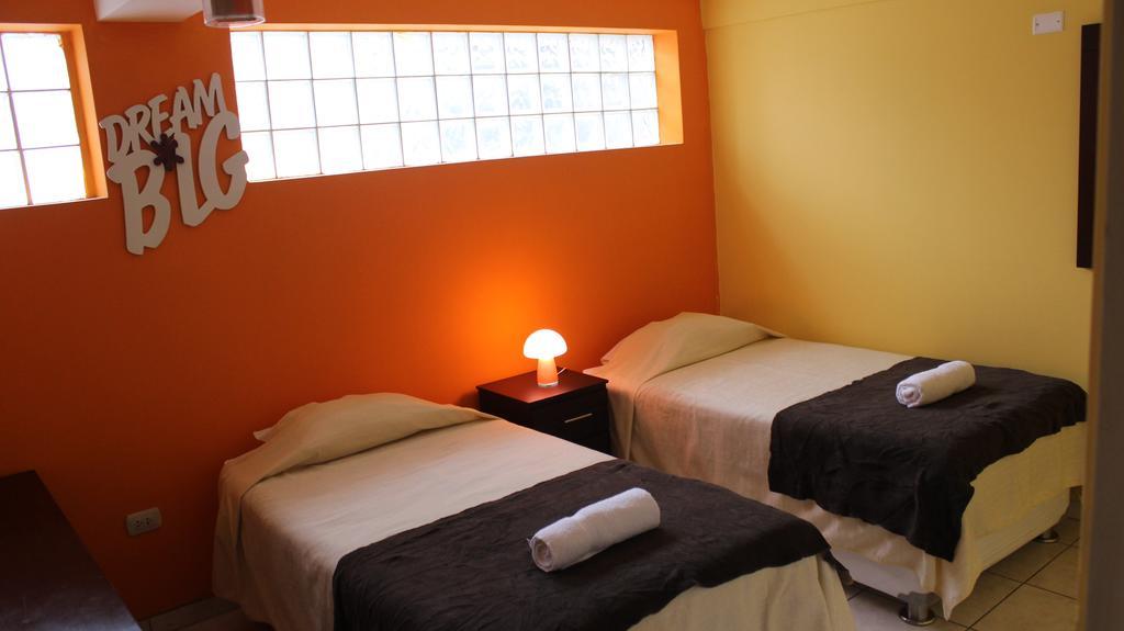 Taytaypa Rooms & Apartments Lima Airport Exteriör bild