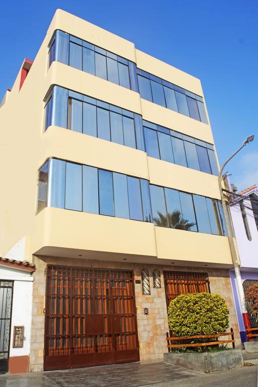 Taytaypa Rooms & Apartments Lima Airport Exteriör bild
